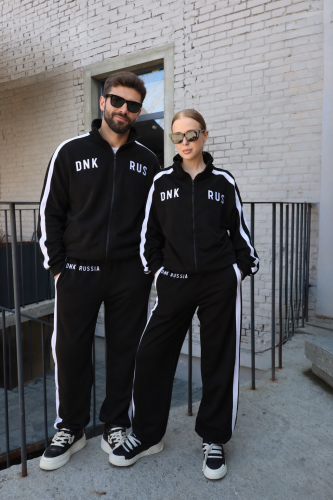 Костюм с лампасами