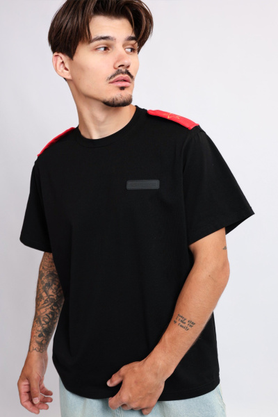 Футболка с погонами черная