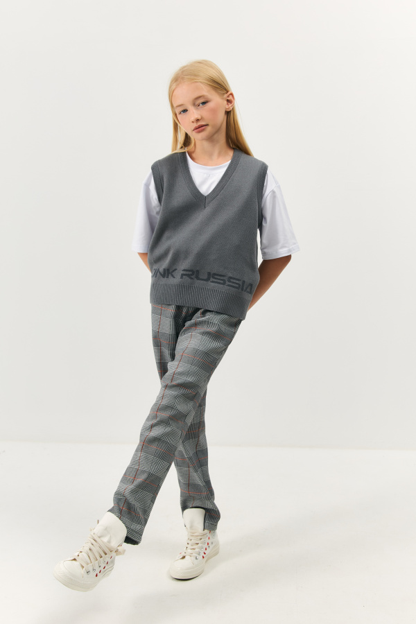 Брюки в клетку серый