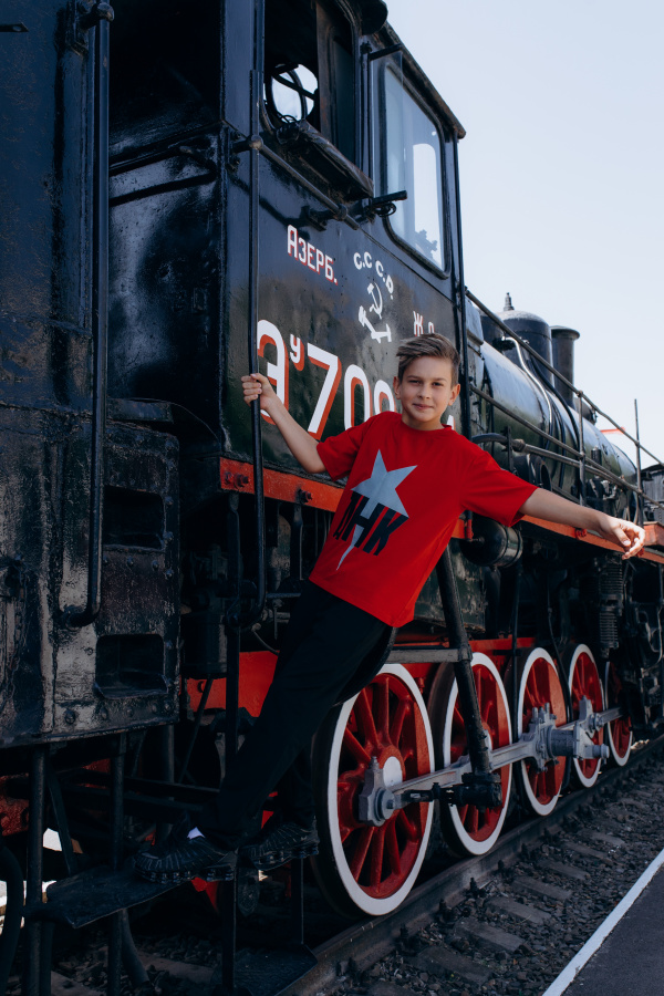 Футболка ДНК красная