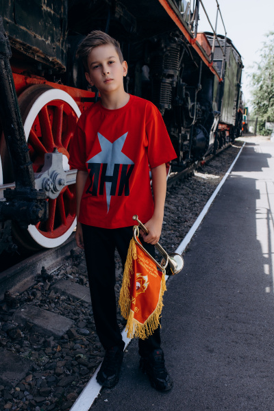 Футболка ДНК красная