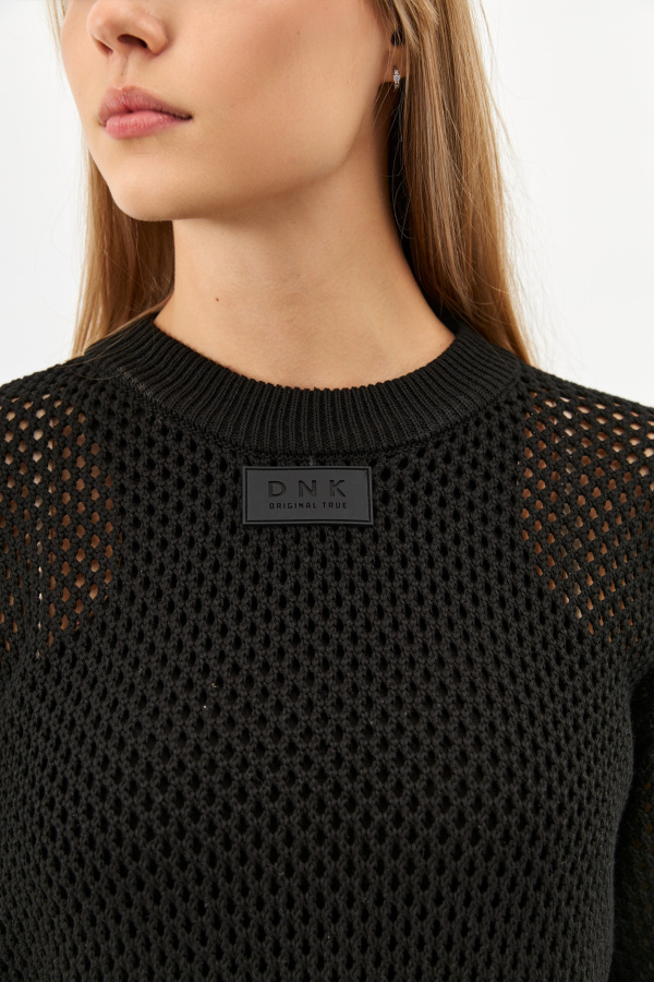 Свитер черный