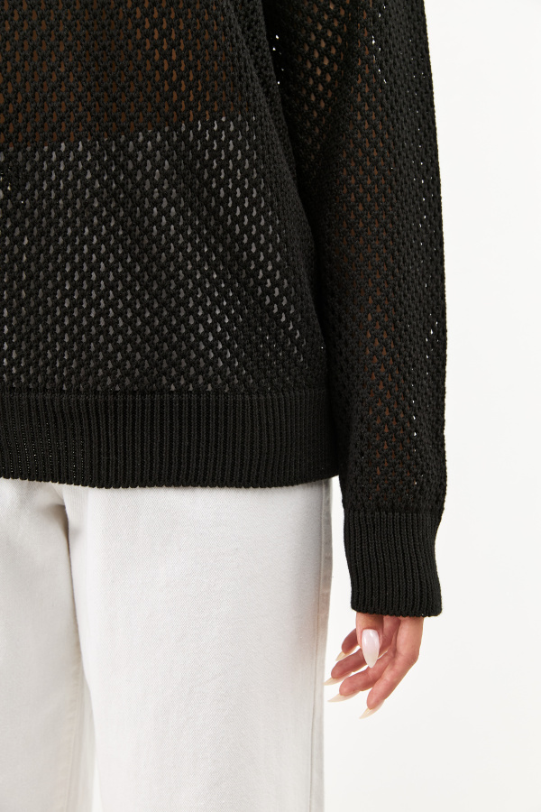 Свитер черный