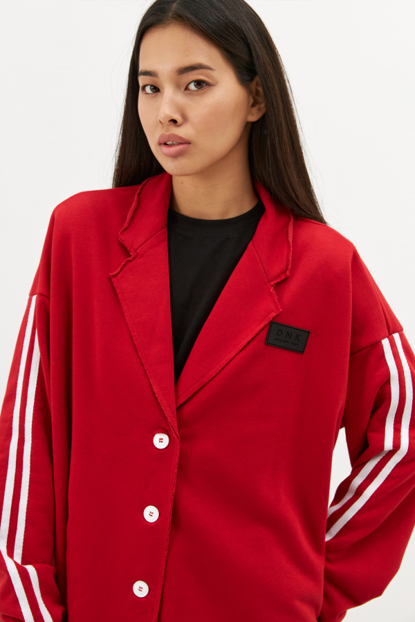 Пиджак с лампасами красный