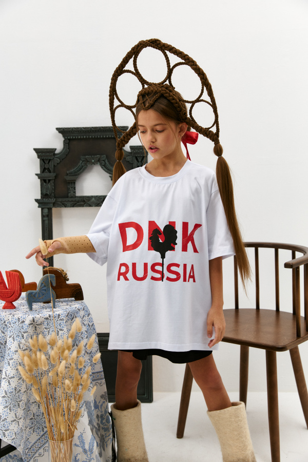 Футболка DNK