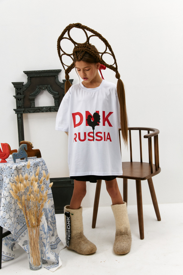 Футболка DNK