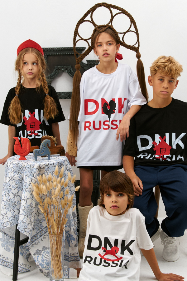 Футболка DNK