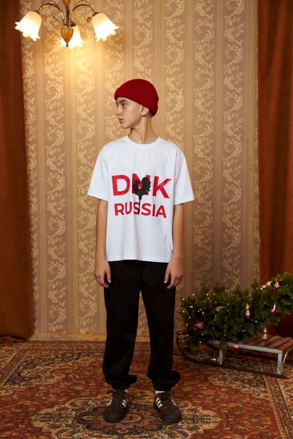 Футболка DNK