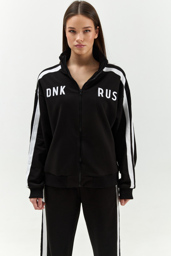 Костюм с лампасами