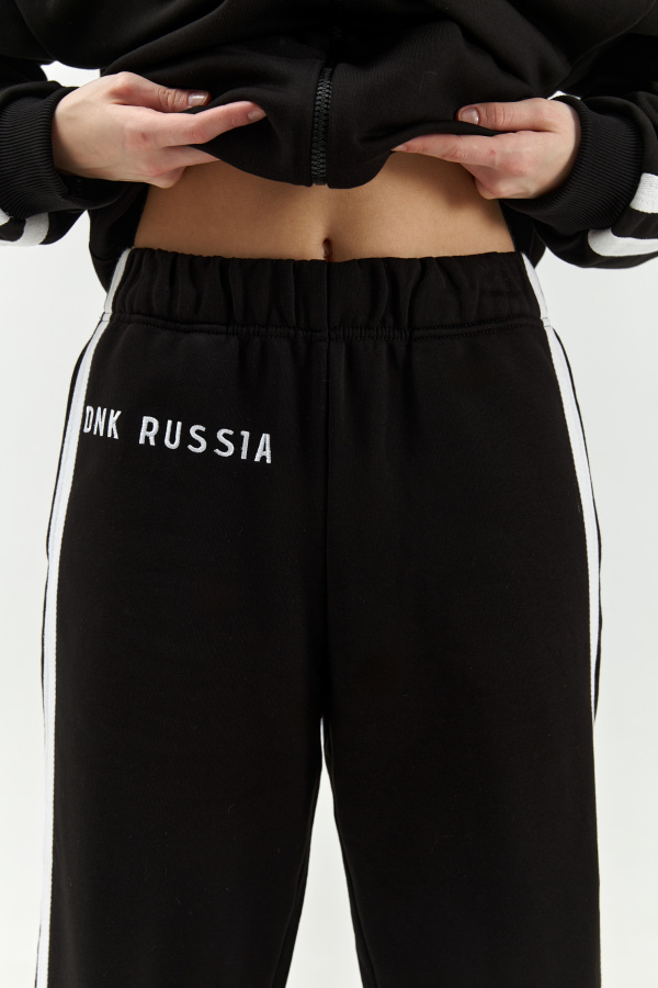 Костюм с лампасами