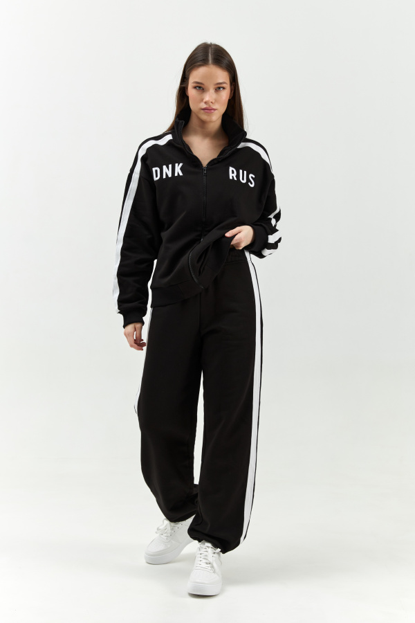 Костюм с лампасами