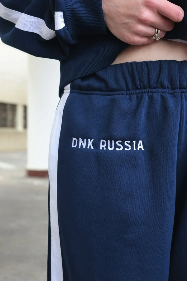 Костюм с лампасами