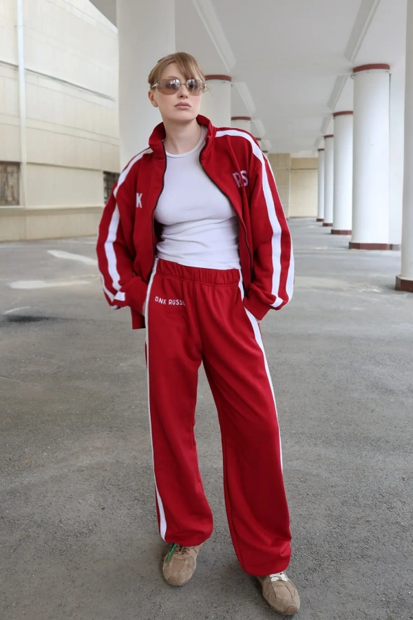 Костюм с лампасами